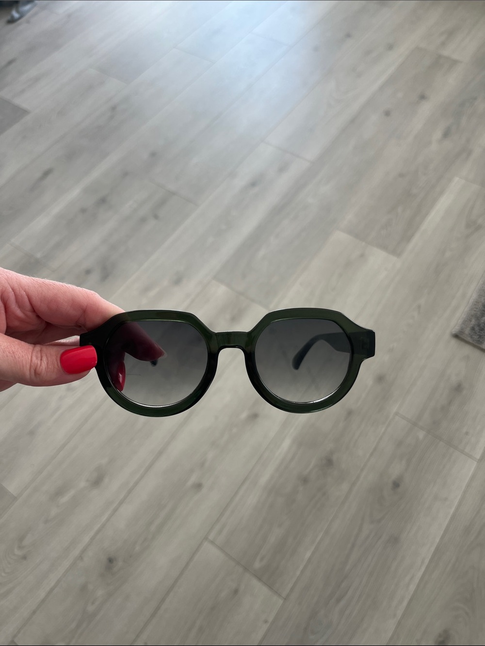 Free People Oversized Round Sunglasses in Dark Green with Gray Lenses